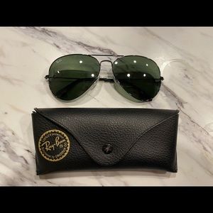 All Black Ray Bans Aviators (includes case)